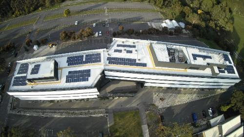 23-03-23_Ballarat_campus_Mt_Helen_Building_Y_Solar_PV_installation.jpg - Federation University commits to 2033 Carbon Neutral target